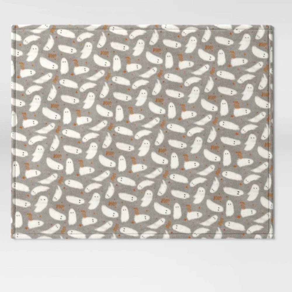 Hyde & Eek Boutique Grey with White Ghost Throw Blanket
